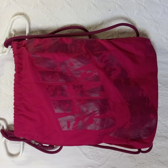 NIKE Swoosh Soft Drawstring Backpack Bag - Picture 1 of 6